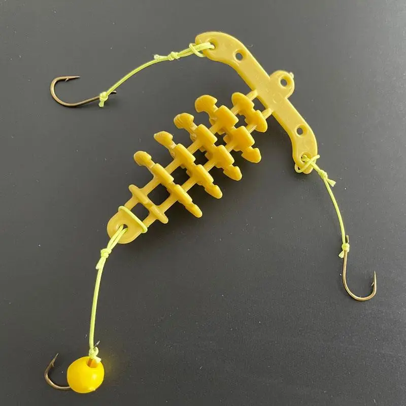 Sazan Avı İçin 3 İğneli Plastik Hamur Yaylı Rig Takım 5 Adet Sazan Avı İçin 3 İğneli Plastik Hamur Yaylı Rig Takım 5 Adet